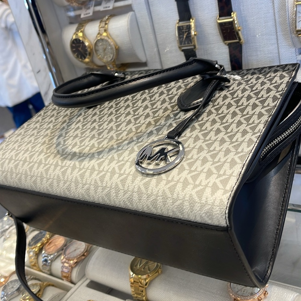 Michael Kors Sheila Medium Signature CZ Logo Satchel Crossbody Center Zip
Black - Picture 11 of 16